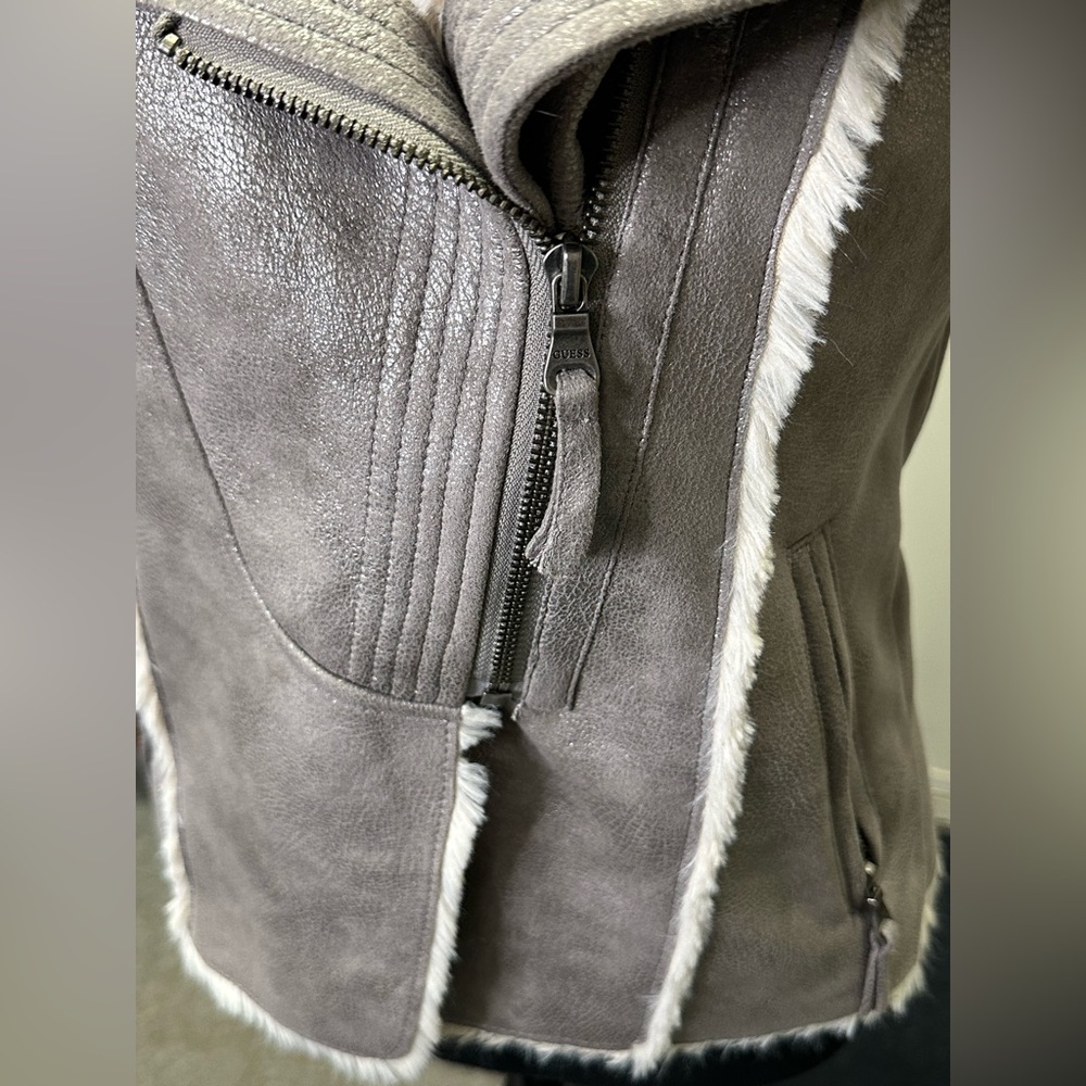 Guess faux fur lining vest - Picture 6 of 13